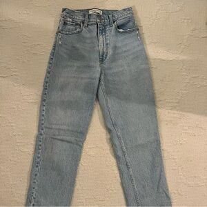 Abercrombie and fitch curve love 90’s straight leg jean